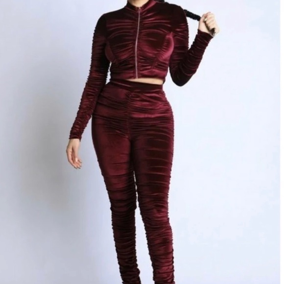 Ruched velvet set - Picture 3 of 3